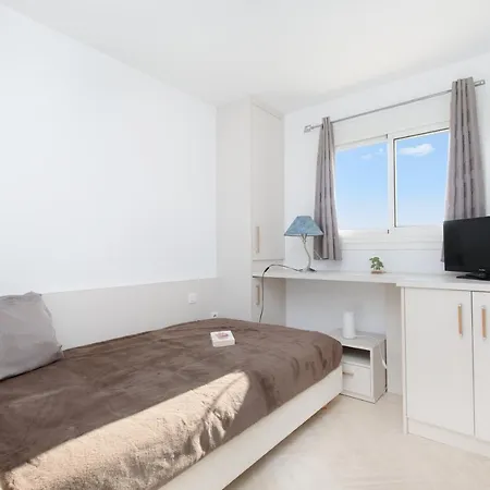 Sea View Duplex Yourhosthelper شقة *