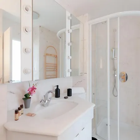 Sea View Duplex Yourhosthelper *
